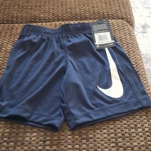 Boys Nike shorts (1)